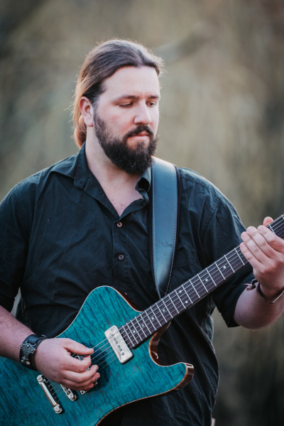 Oliver - Guitar